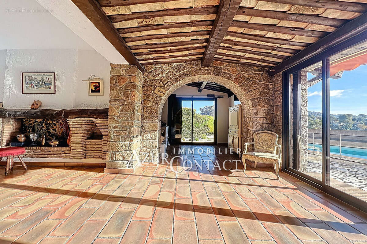 Maison à MOUGINS