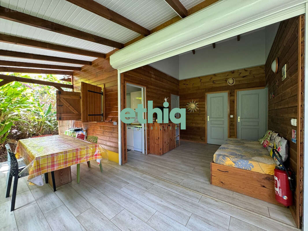 Appartement à DESHAIES