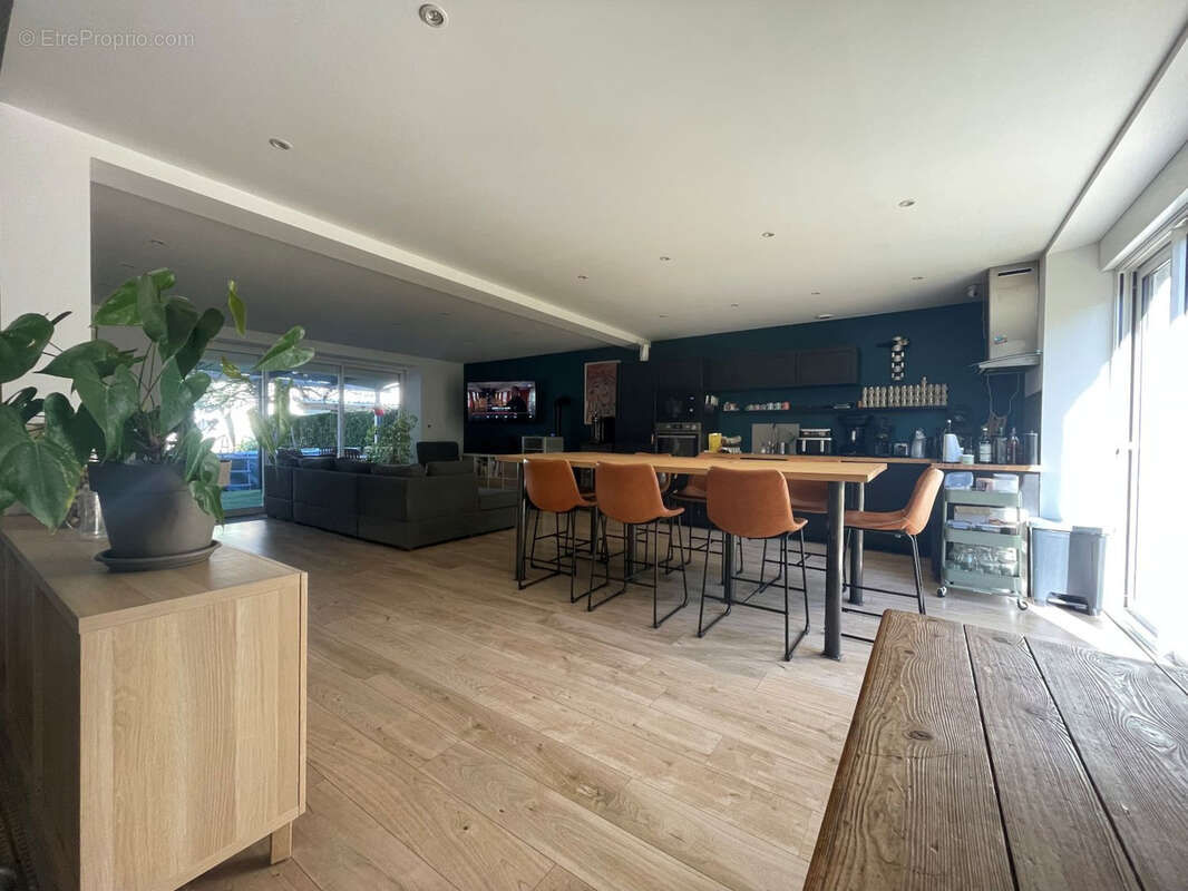 Maison à RIOM-ES-MONTAGNES