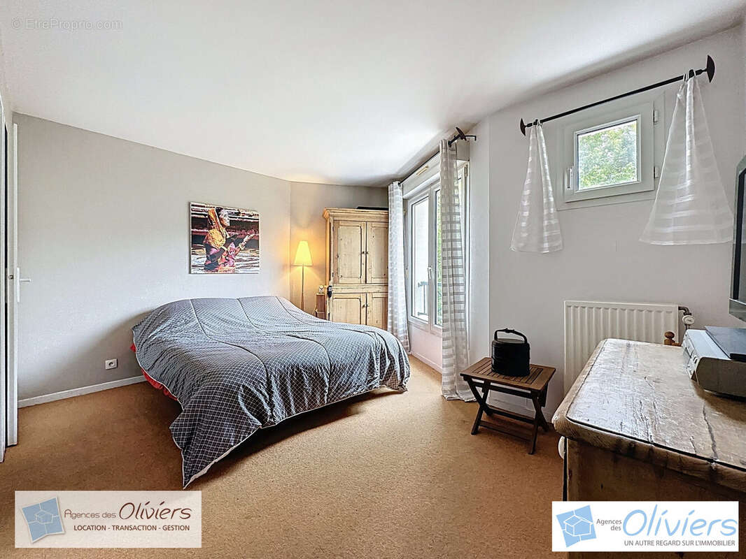 Maison à VOISINS-LE-BRETONNEUX