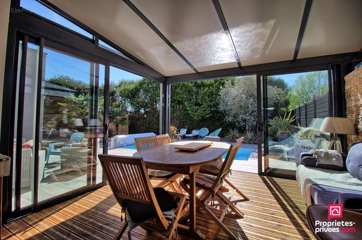 Maison à SAINT-BARTHELEMY-D'ANJOU