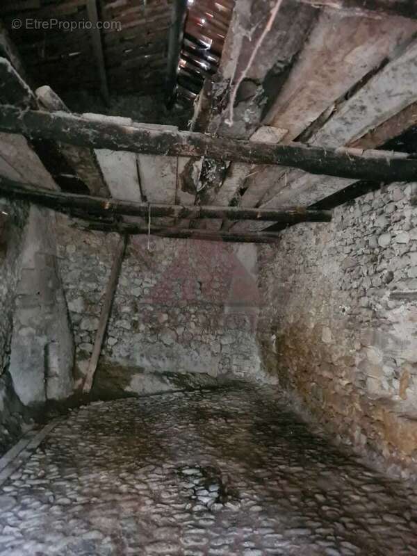 Maison à ALLEGRE-LES-FUMADES