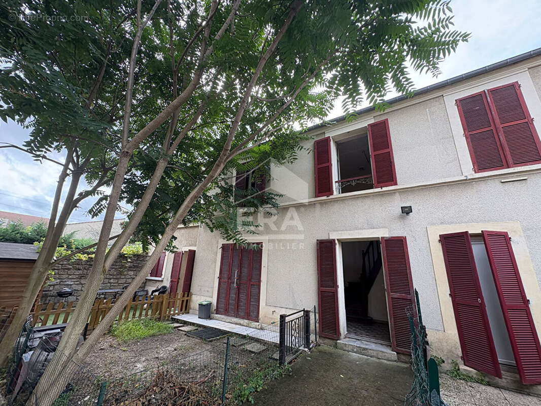 Appartement à LES MUREAUX