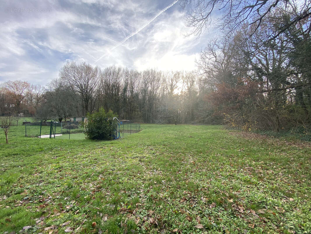 Maison à ROULLET-SAINT-ESTEPHE