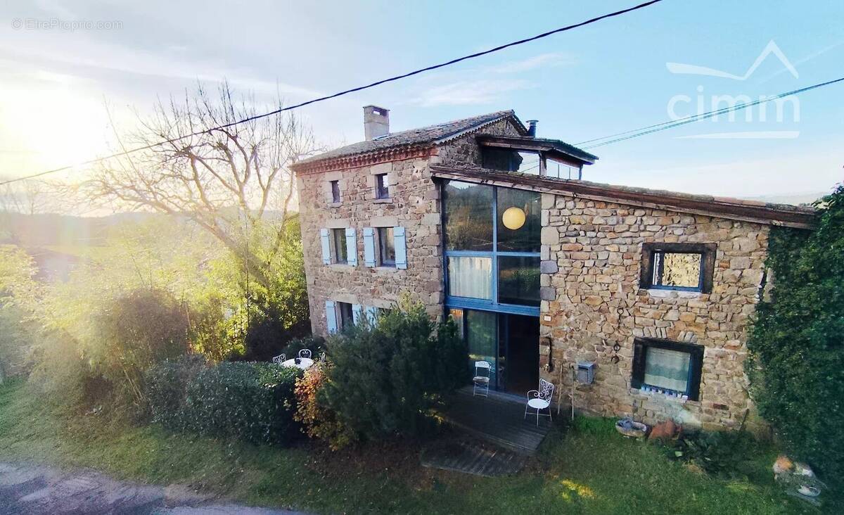 Maison à DOMAIZE