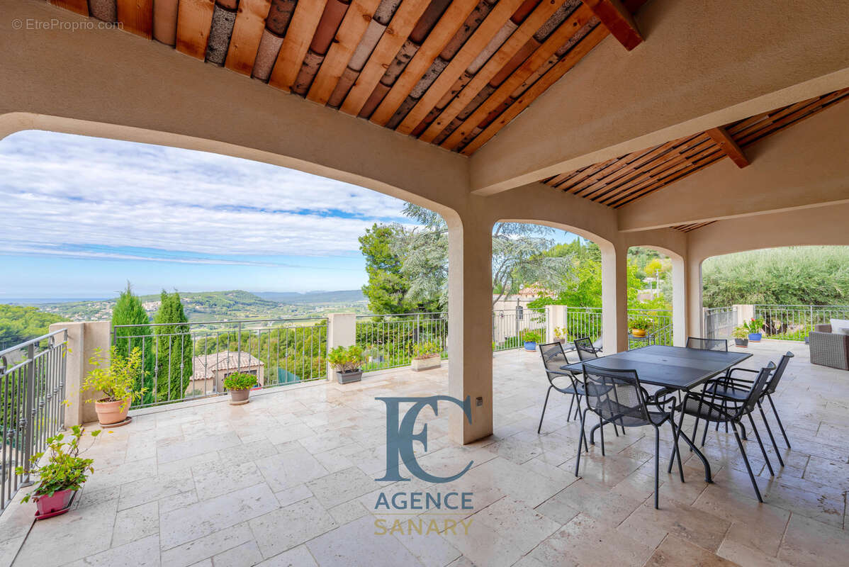 Maison à LE CASTELLET