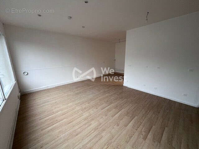 Commerce 89 m² à Lardy  - photo 6