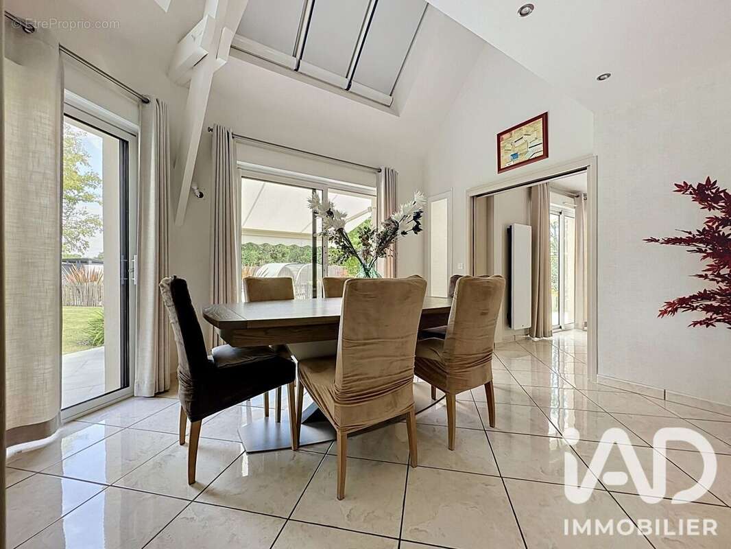 Maison 193 m² à Vieille-Eglise-En-Yvelines  - photo 7