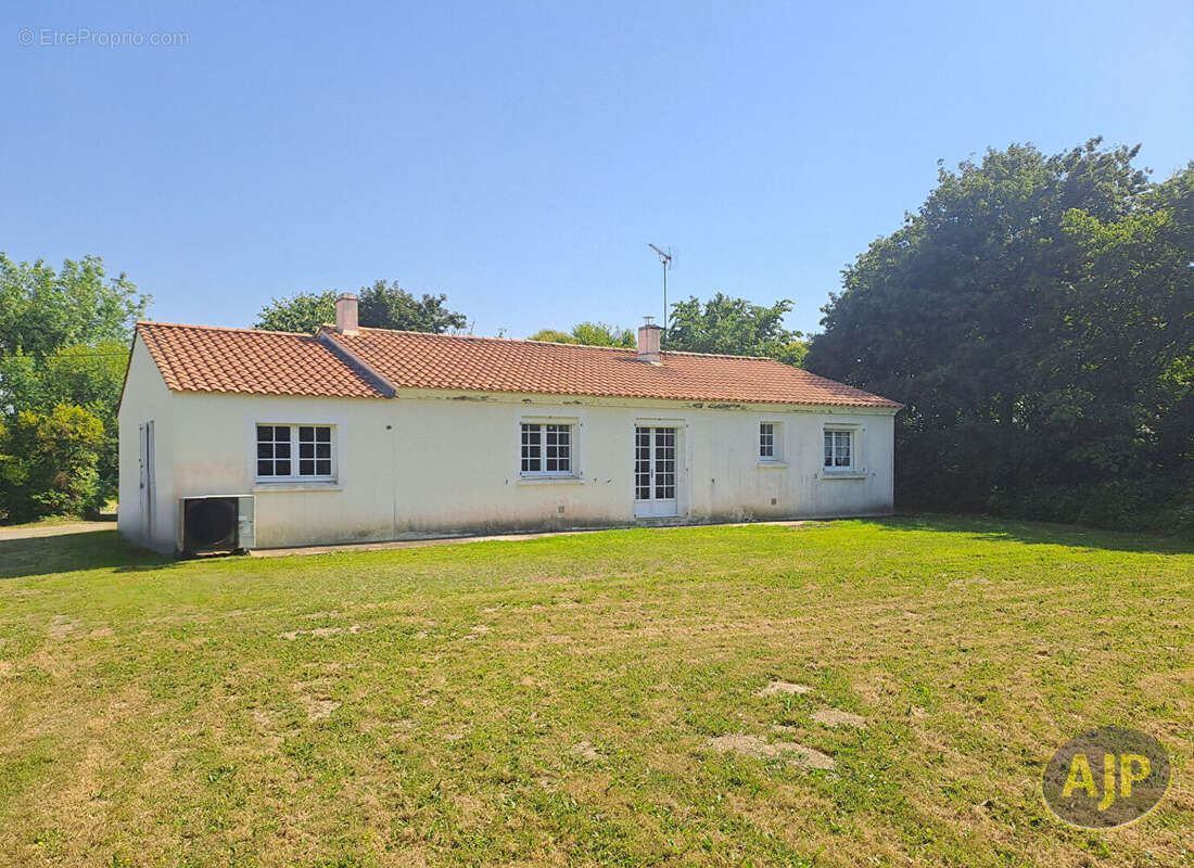 Maison à FROIDFOND