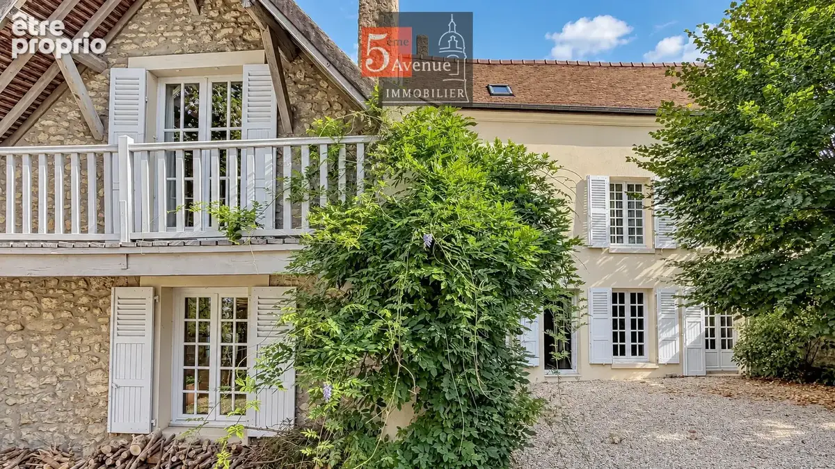 À vendre. Propriété ancienne en pierre de 400m2 avec piscine intérieure - photo 16