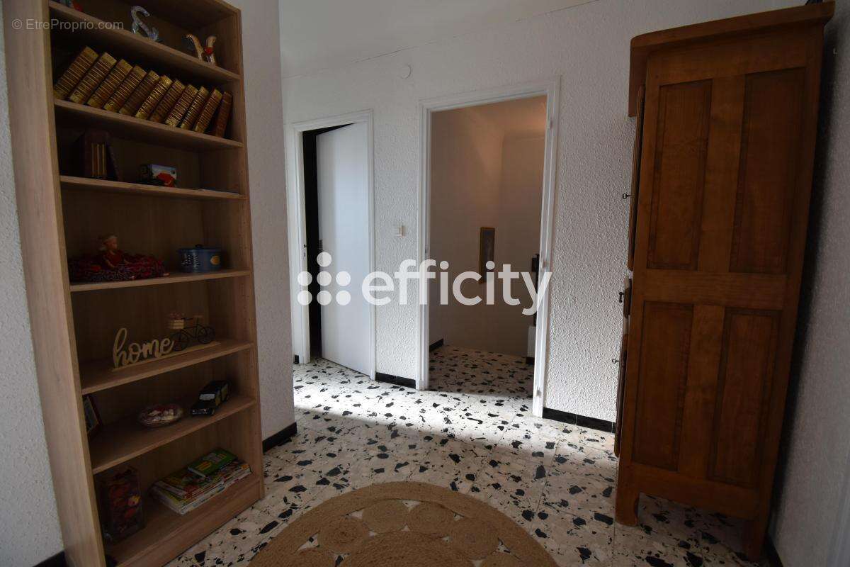 Maison 141 m² à Saint-Cyprien  - photo 8