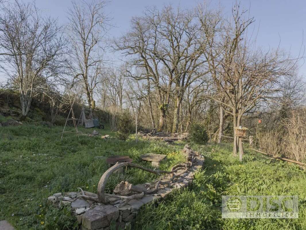 Maison à SAINT-MARTIN-LAGUEPIE