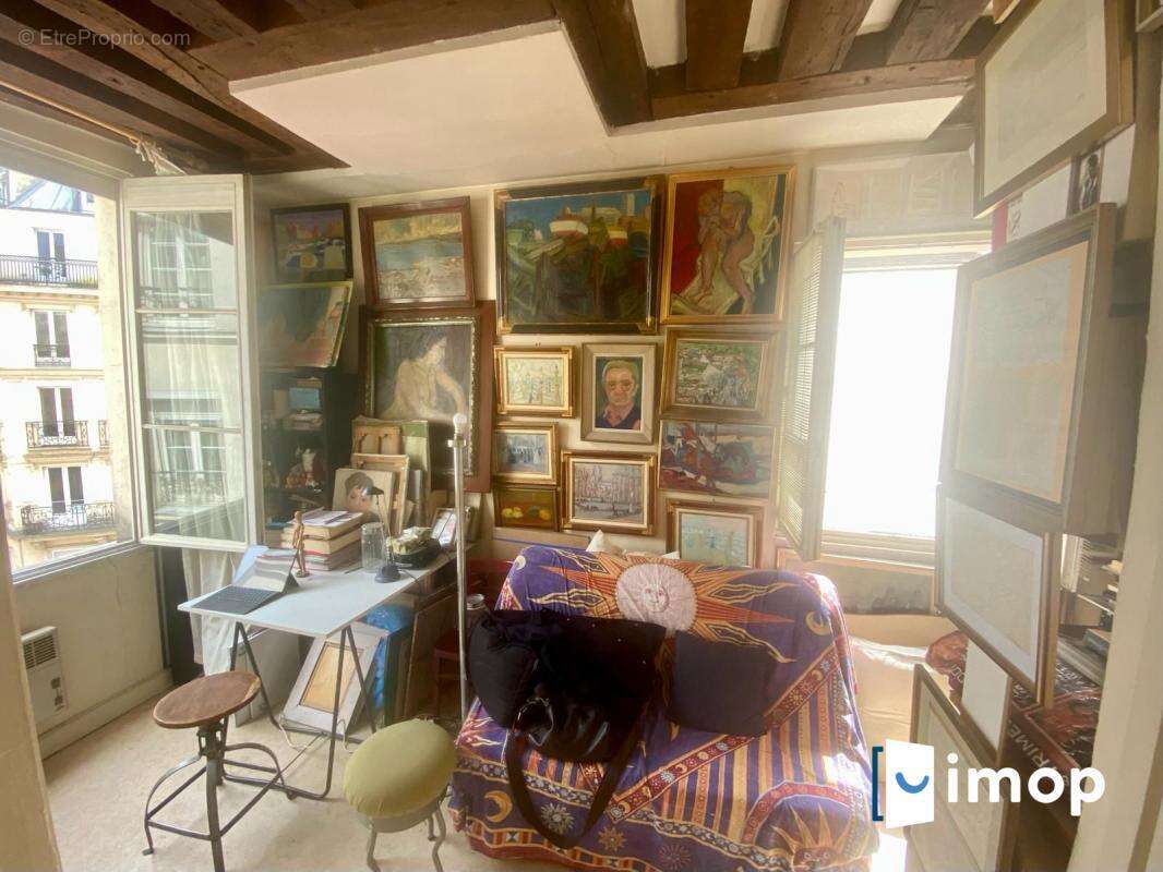 Appartement à PARIS-1E