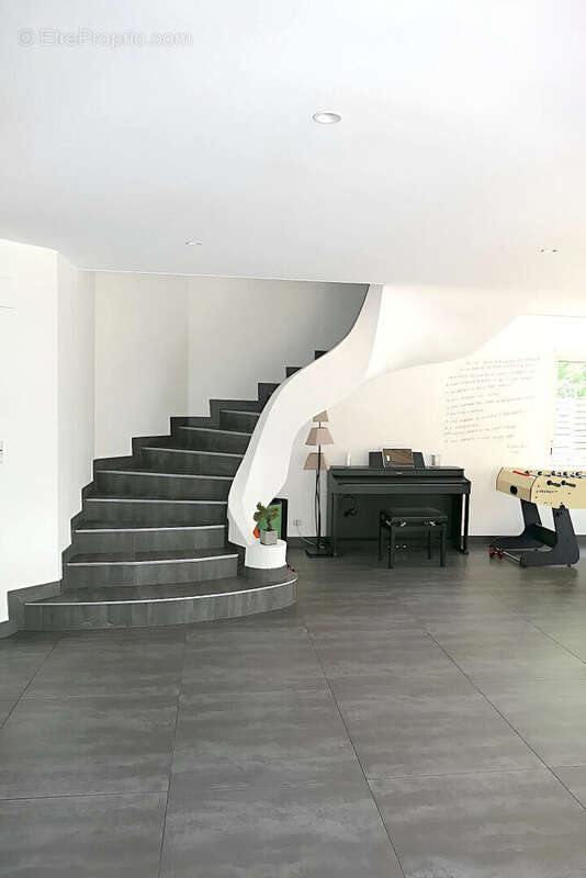 Propriété de 196 m2 - 4 Chambres - Piscine - Les Sorinieres - photo 5