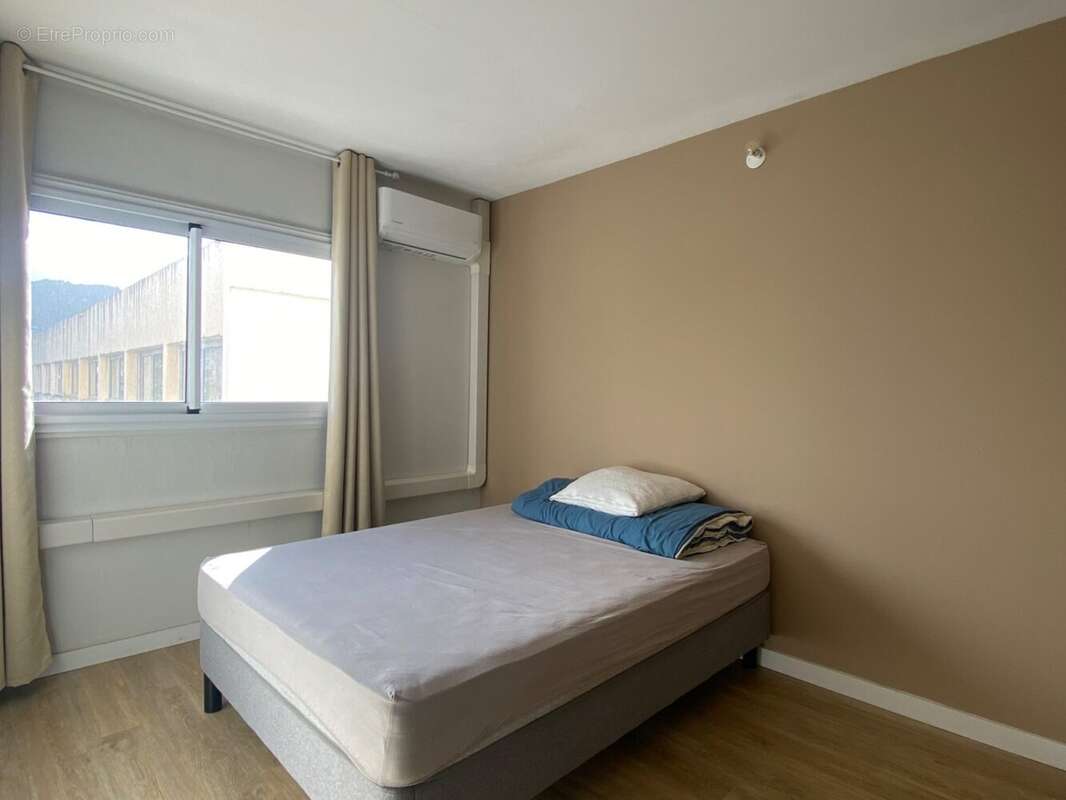 Appartement 76 m² à Saint-Denis  - photo 9