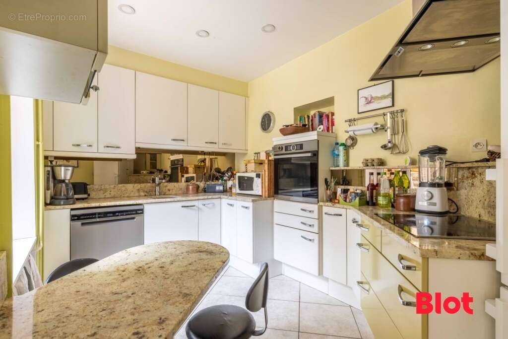 Maison à MONTFORT-SUR-MEU