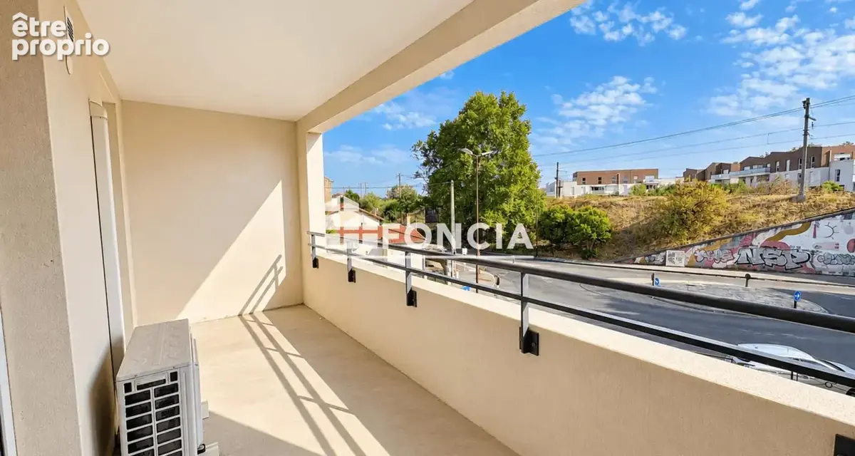 Appartement proche du centre-ville, environ 85 m², résidence avec piscine sécurisée - photo 3