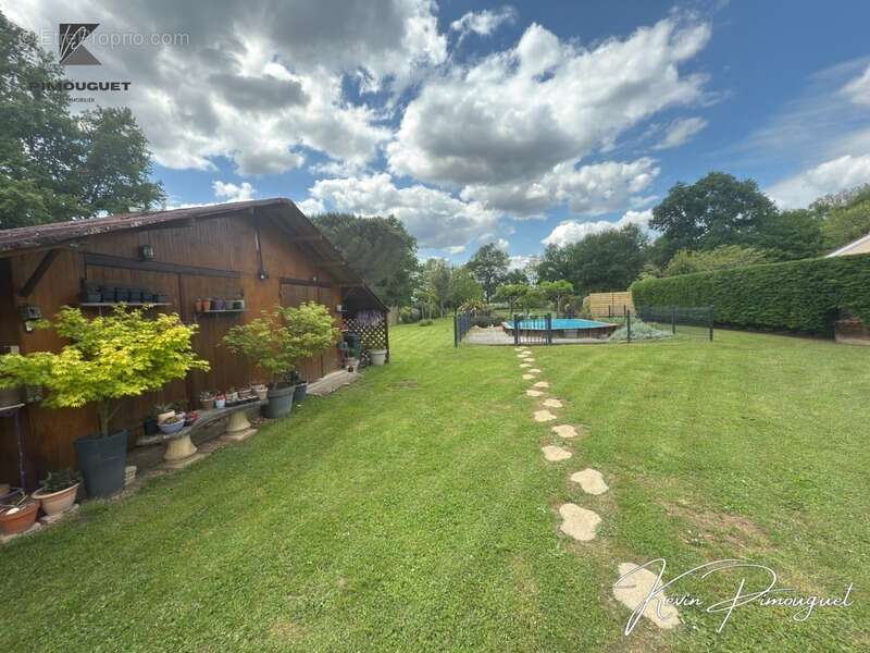 Maison à MOULIETS-ET-VILLEMARTIN