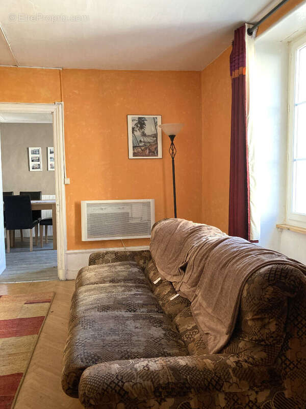 Maison à COULONGES-SUR-L'AUTIZE