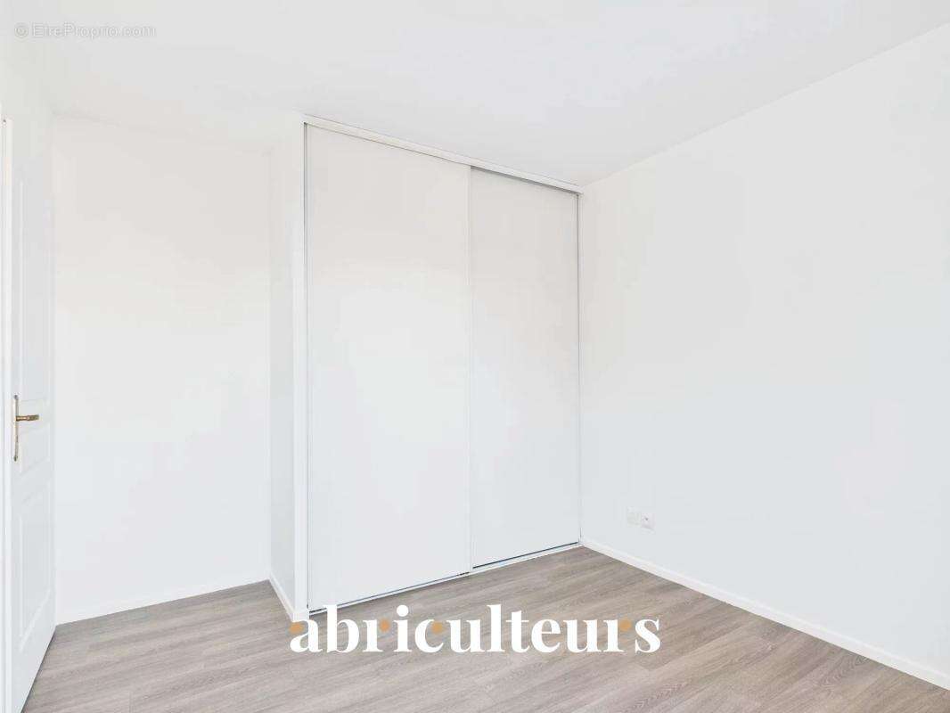 Appartement T3 lumineux avec vue exceptionnelle sur le bassin et le pigeonnier – Résidence de standing à Survilliers - photo 12