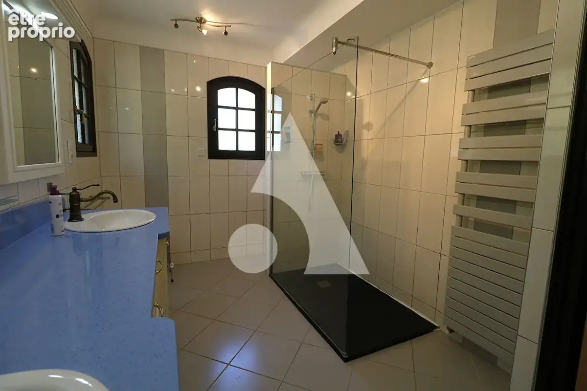 Villa sur les hauteurs de Lourdes de 9 pièces 438,52 m² - photo 9
