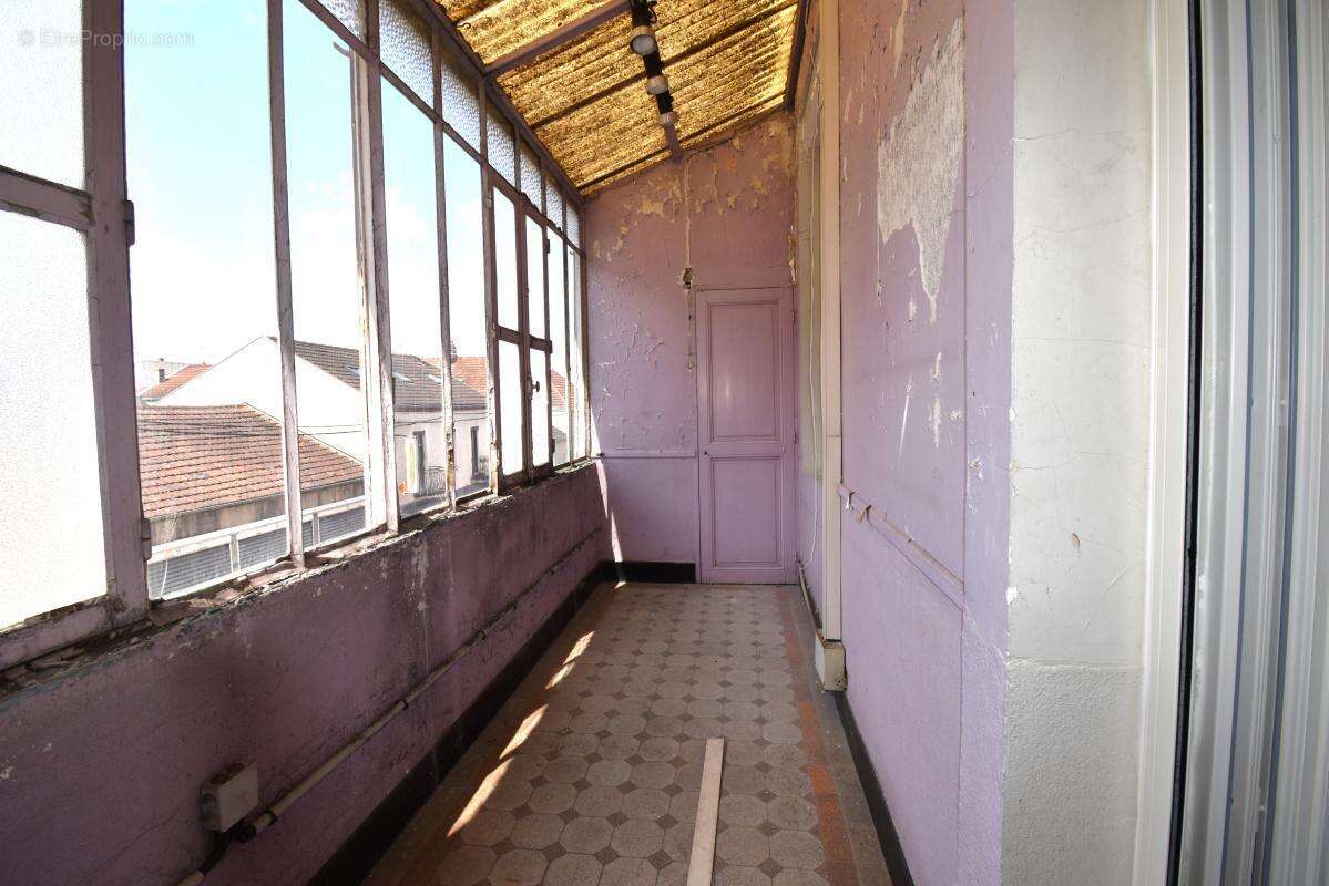 Commerce à MONTCEAU-LES-MINES