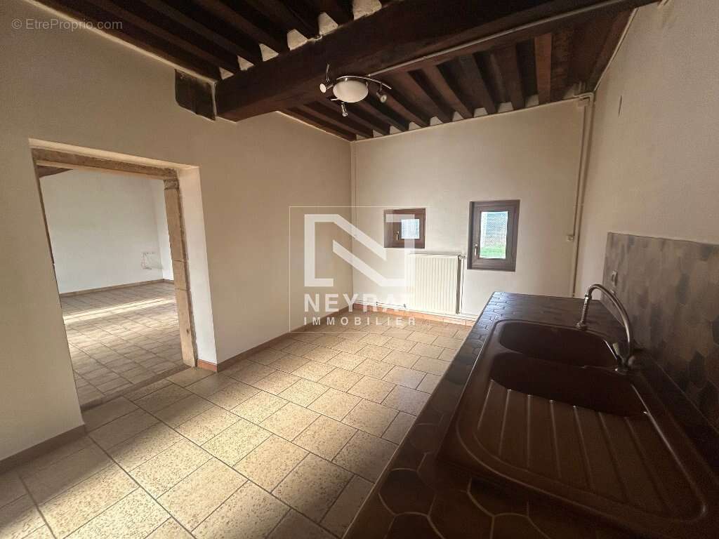 Maison à RIGNY-SUR-ARROUX