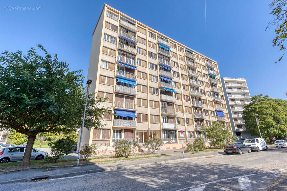 Appartement à MEYLAN