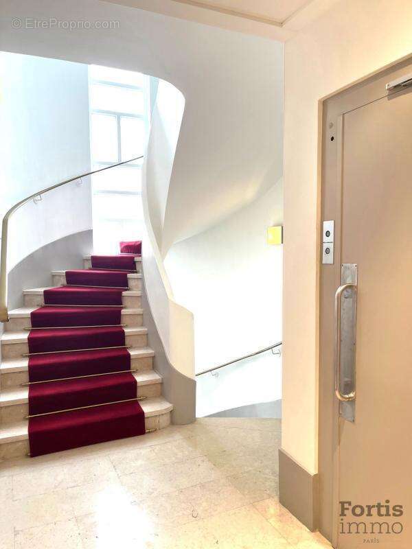 Appartement à PARIS-7E