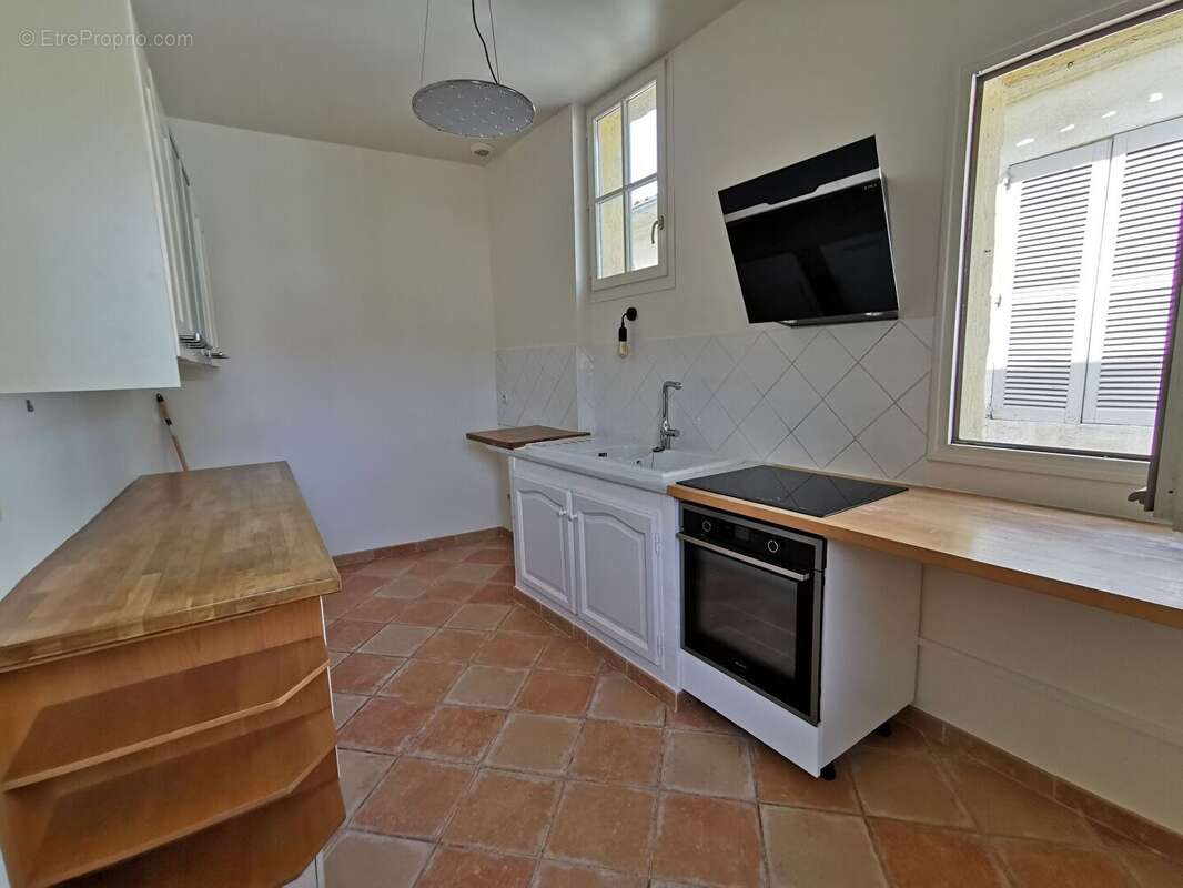 Appartement intra muros T4  Climatisations staionnement - photo 6