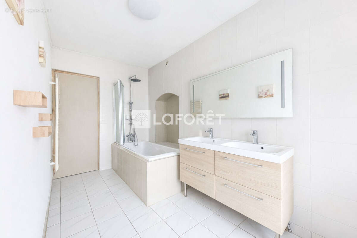 Maison à FAREMOUTIERS