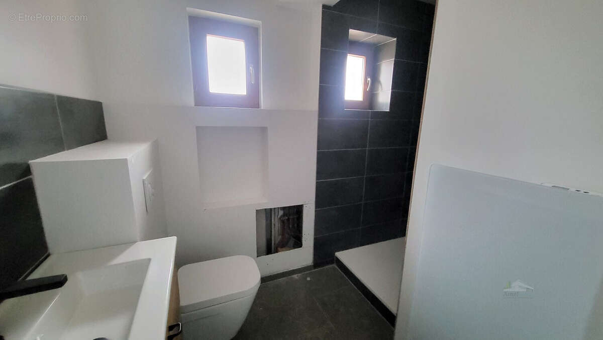 Salle d'eau - Appartement à ROUSSILLON