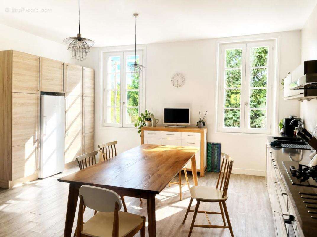 Élégante demeure de caractère avec piscine et vaste jardin - 5 chambres - Mouthiers sur Boëme (16) - photo 7