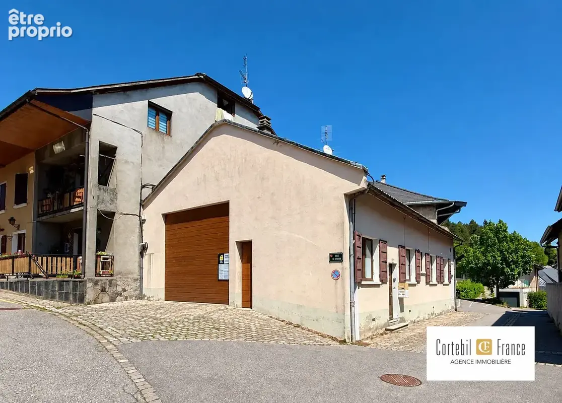 Maison 5 pièces 212 m² à vendre à Cruseilles (74350) - photo 1