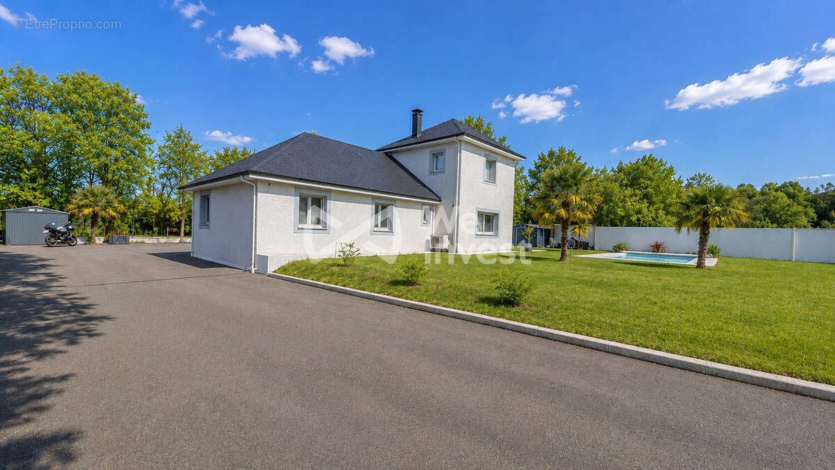Maison à LESTELLE-BETHARRAM