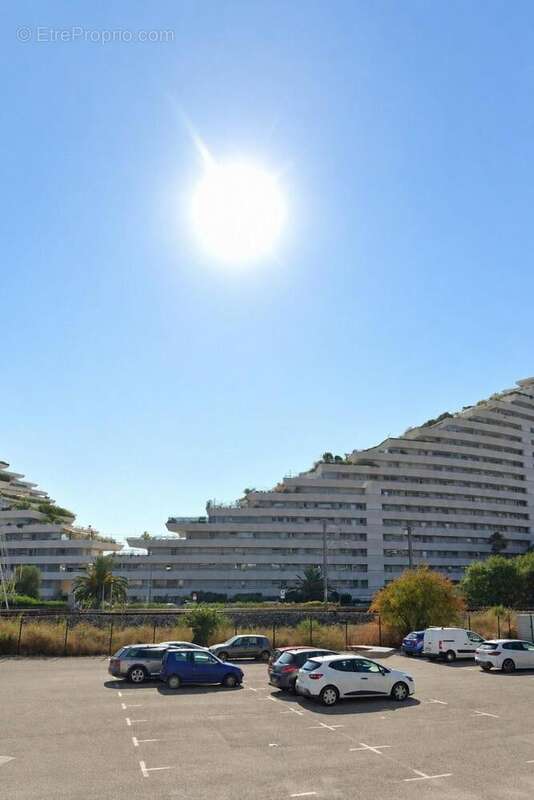   - Autre à VILLENEUVE-LOUBET