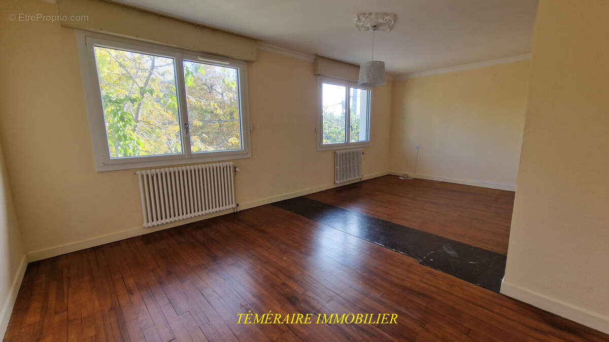 Maison à CHAMPAGNOLE