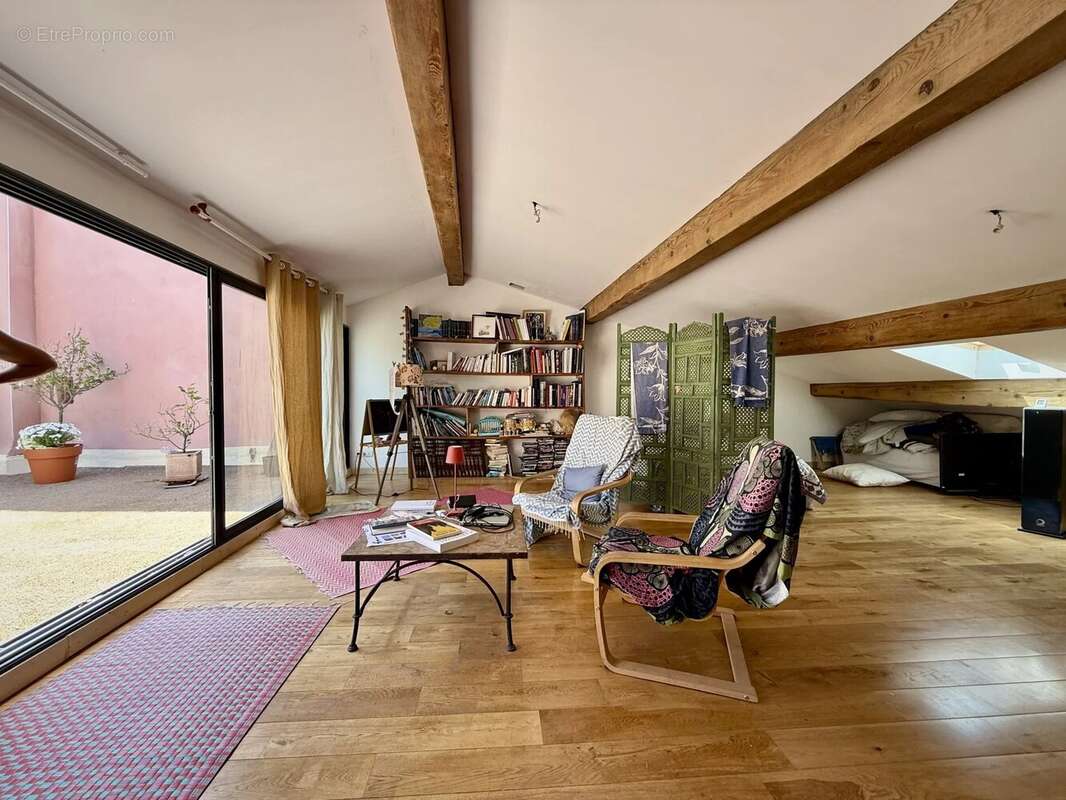 Maison à FEUILLA