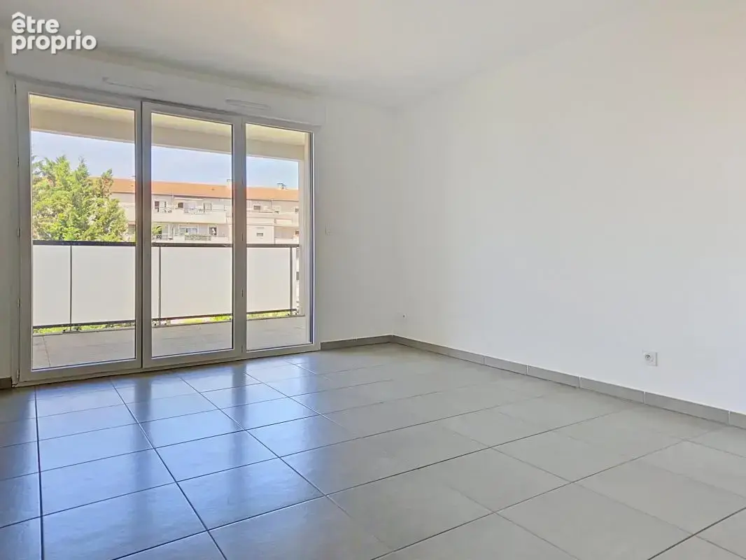 Appartement - 2 Chambres - Loggia - Garage en sus - Proche toutes  commodités - photo 10