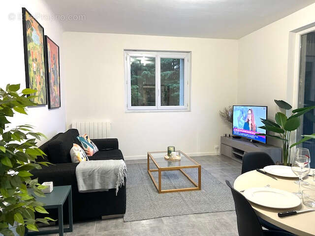 Appartement à SAINT-ETIENNE-DE-TULMONT