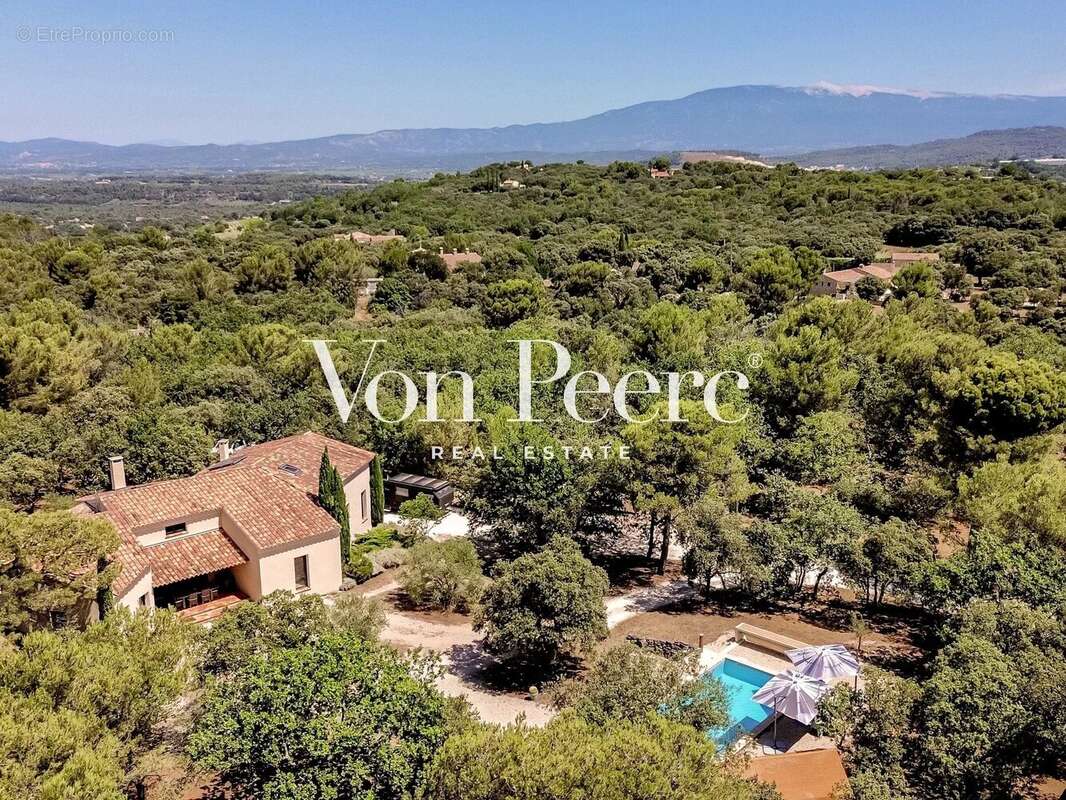 Maison à VENASQUE