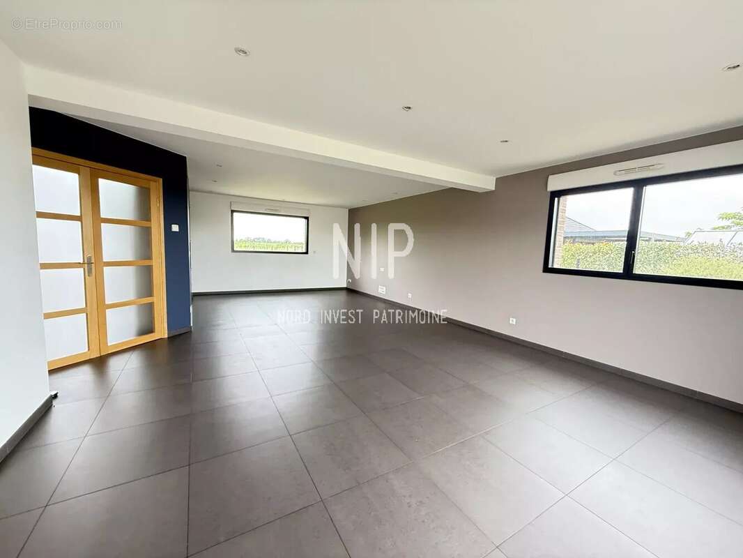Maison contemporaine 4 chambres sur 1115 m2 - photo 4