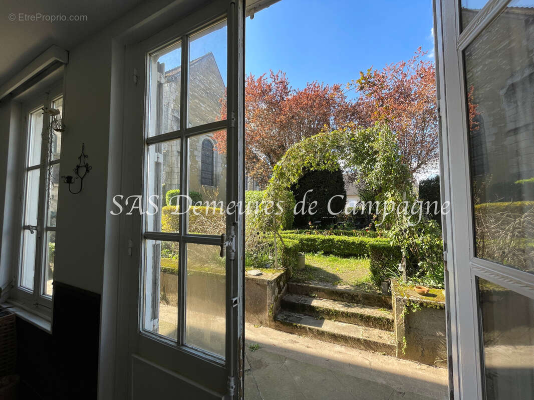 Demeure classique de 1864, commerces à pieds - photo 4