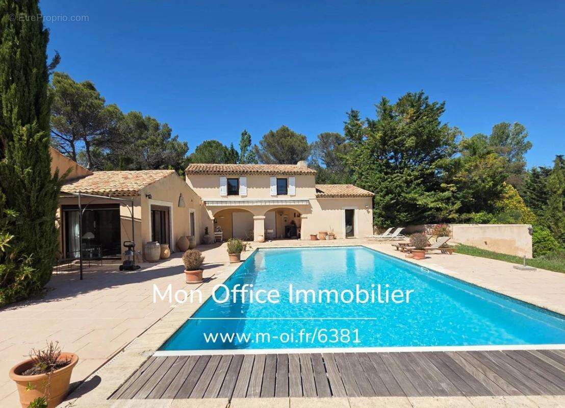Référence : 6381-NGU. - Maison 12 pièces 376 m2 - photo 20
