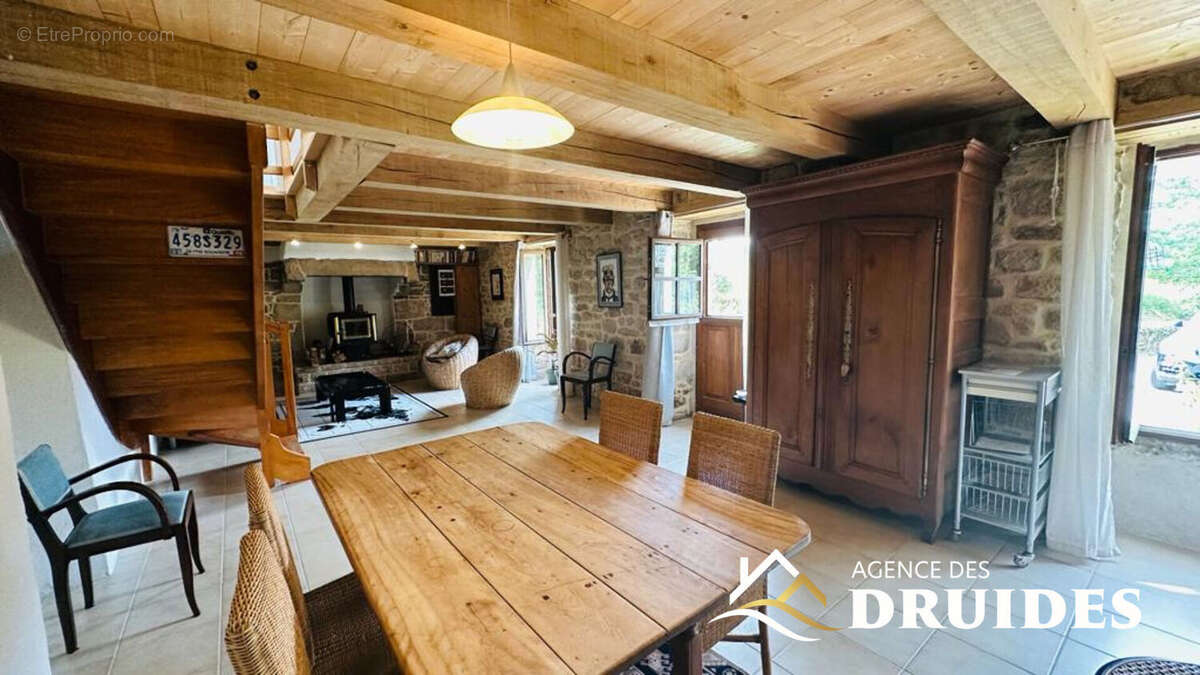 À Vendre CARNAC Maison de charme en pierre dans hameau tranquille - 77.47m² habitables - 89.74 au sol - photo 4
