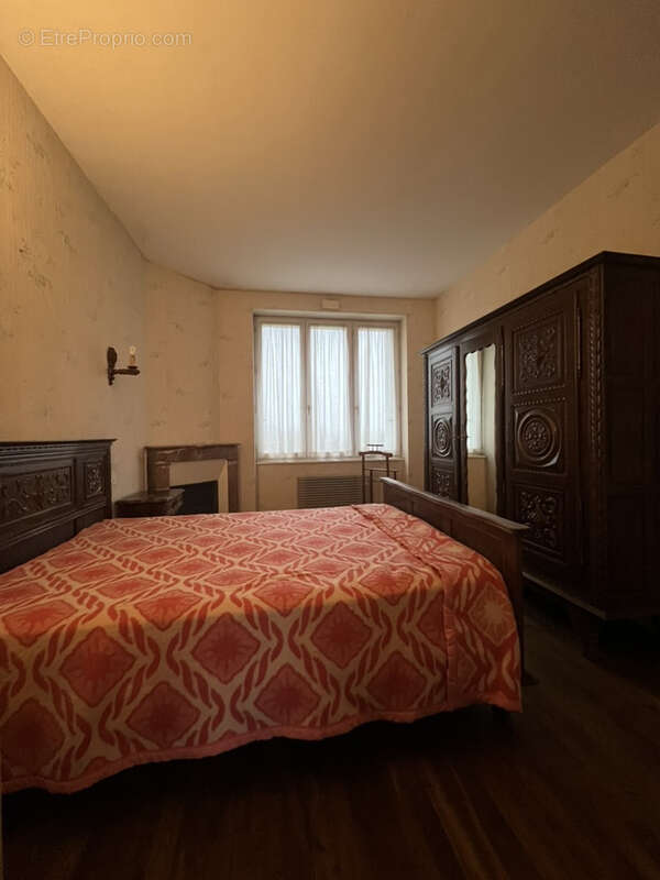 Maison à SAINT-PIERRE-DU-CHEMIN