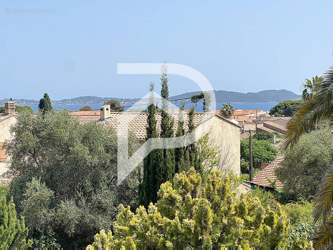 Appartement à CARQUEIRANNE