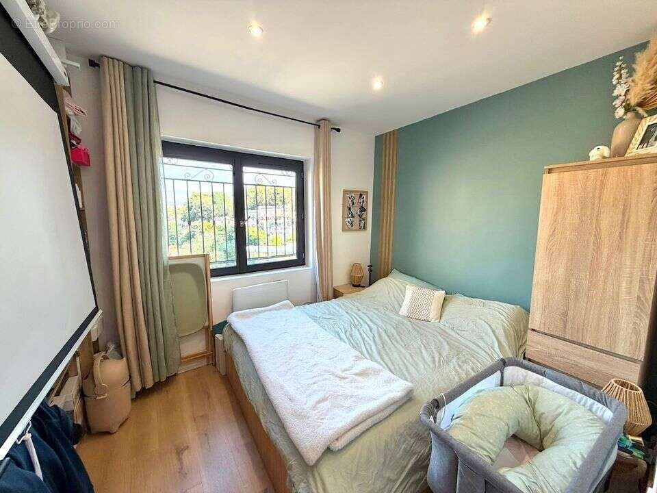 T4 de 110m2+ TERRASSE 20m2 / LES OLIVES 13013 - Maison à MARSEILLE-13E