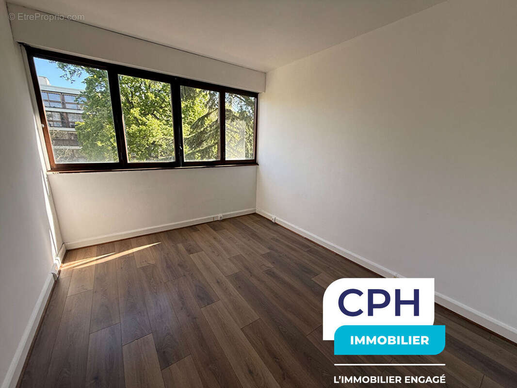 Appartement à LA CELLE-SAINT-CLOUD