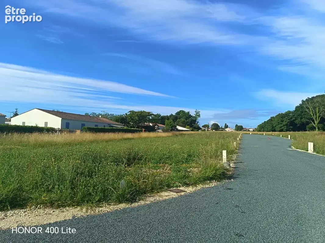 Photo Terrain à Vaux-Sur-Mer au prix de 129 000€